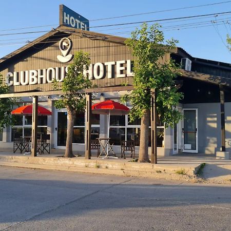 Club House Hotel 헤네랄 로카 외부 사진